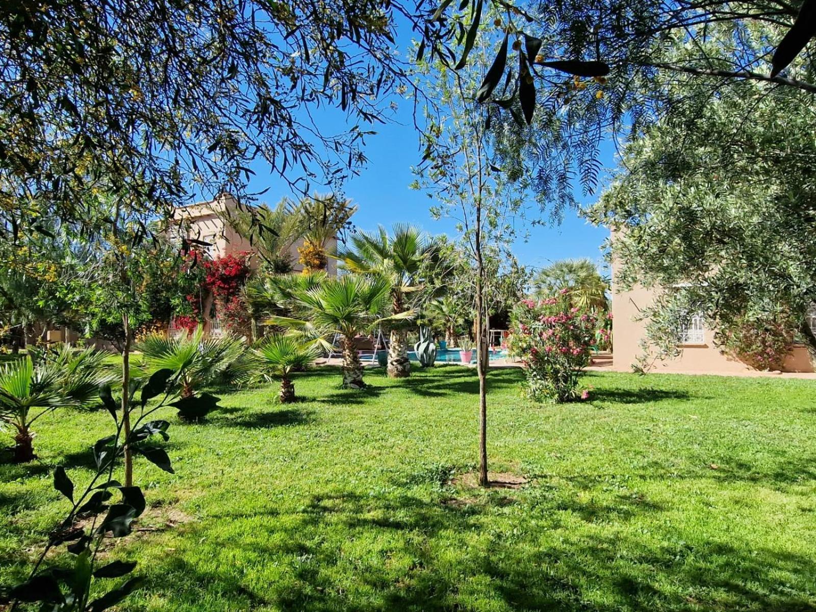 Guest house Manzal Lahbab, 2villas 2bungalows 2piscines Et Jardins