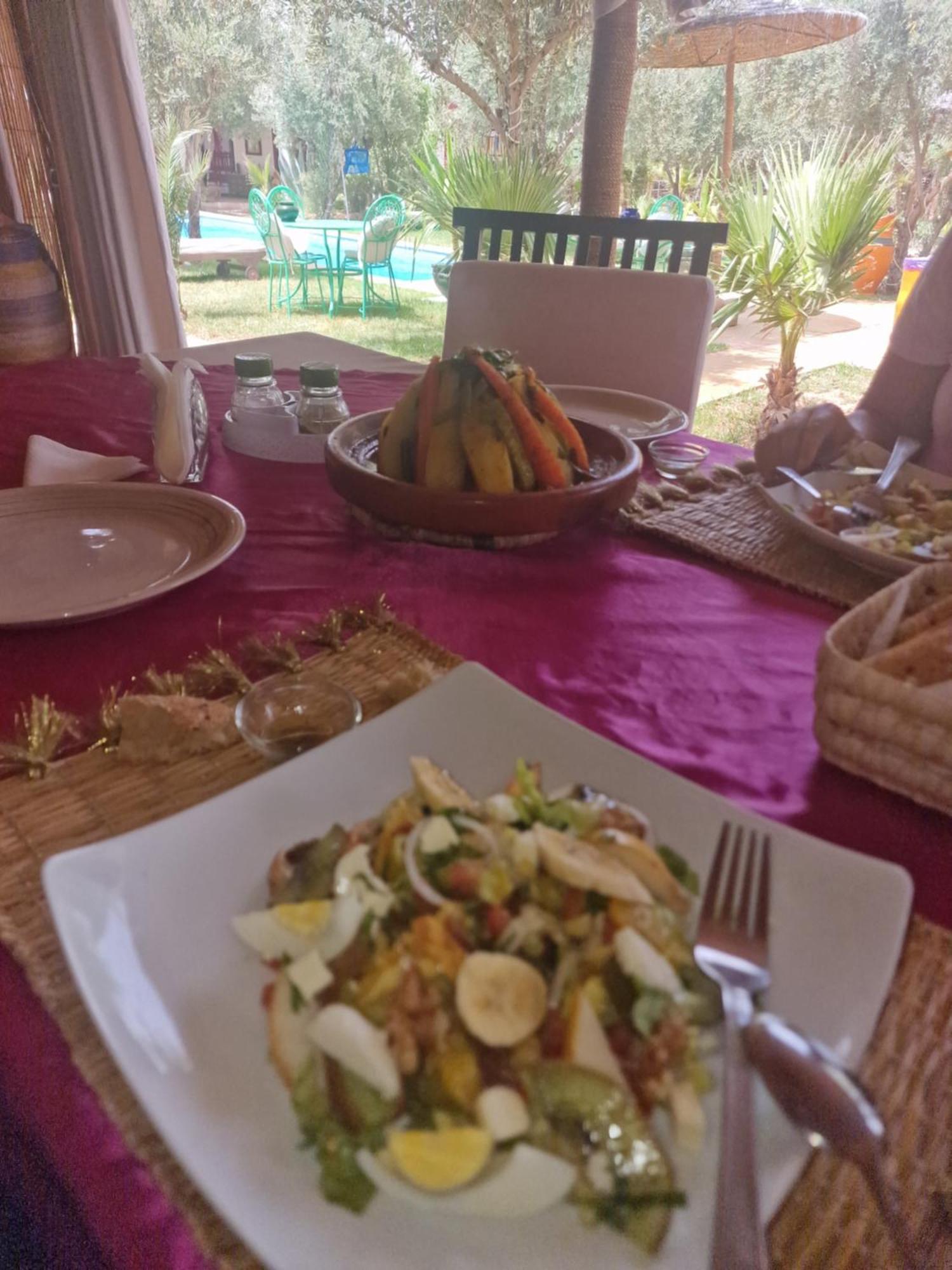 Guest house Manzal Lahbab, 2villas 2bungalows 2piscines Et Jardins Ouled Jelal